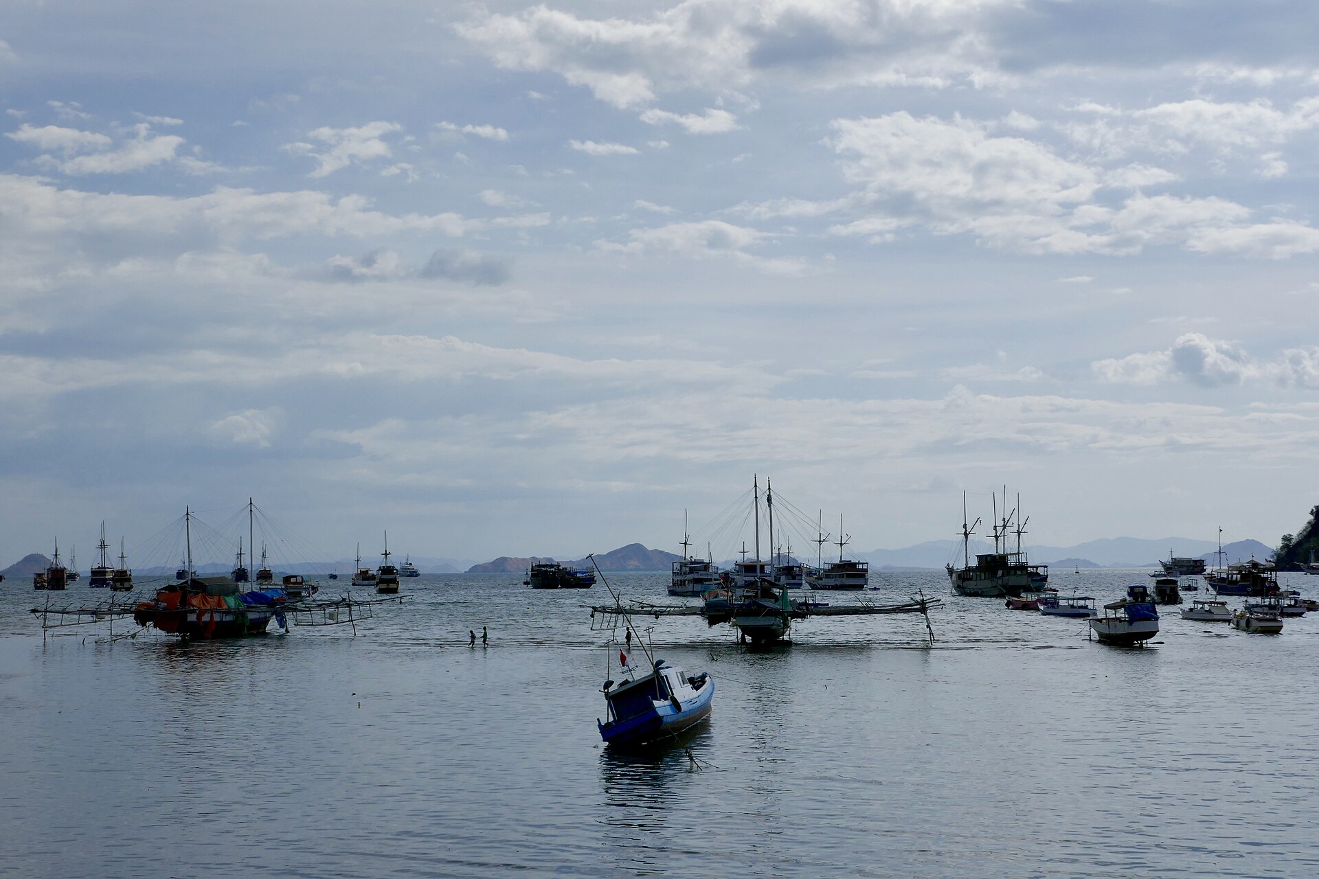 科莫多跳岛船（拉布安巴霍出发） 参考图 1